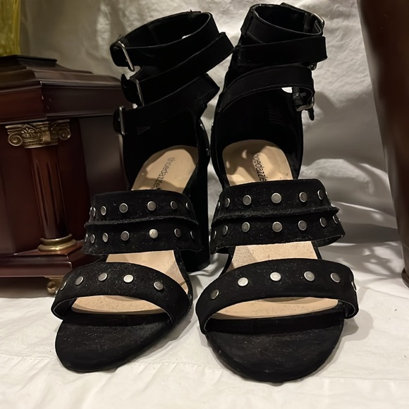 SHOE DAZZLE STRAPPY black VELVET 4" covered BLOCK HEEL BUCKLE & STUDS size 8.5 - Picture 6 of 10